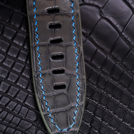 graphite-grey-alligator-leather-strap-for-ap-royal-oak-44mm-detail.png