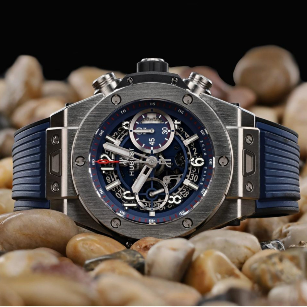 navy-blue-click-rubber-strap-for-hublot-big-bang-unico-on-watch.png
