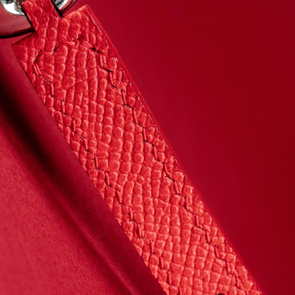 red-epsom-calfskin-leather-strap-for-gucci-detail.png