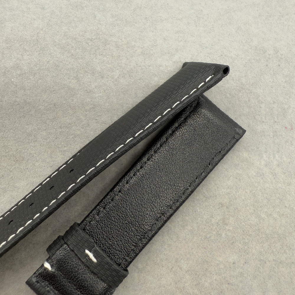 Black-FKM-rubber-strap-sailcloth-pattern-for-Breguet-classique-detail.png