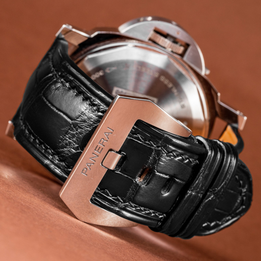 Black-alligator-leather-watch-strap-for-Panerai-Luminor-Backside.png