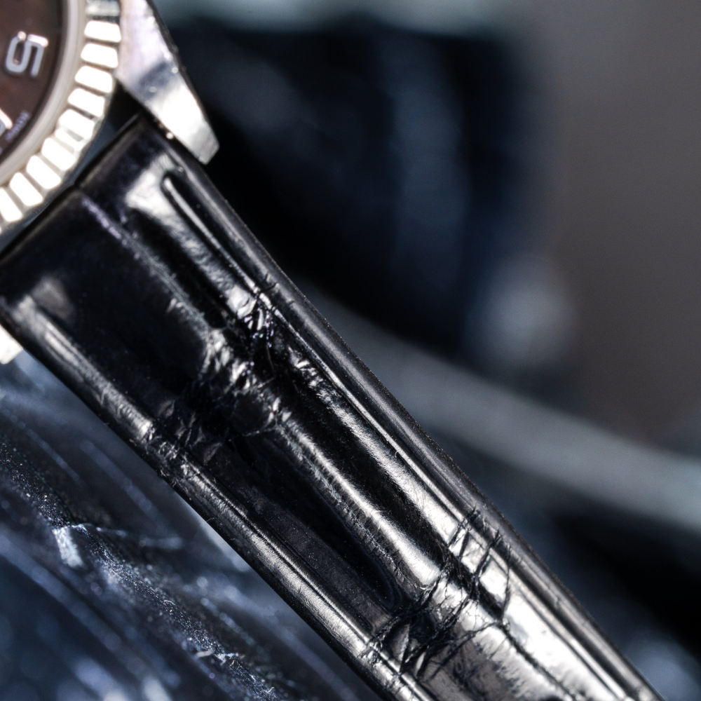 Black-alligator-leather-watch-strap-for-Rolex-Datejust-stitchless-detail.png