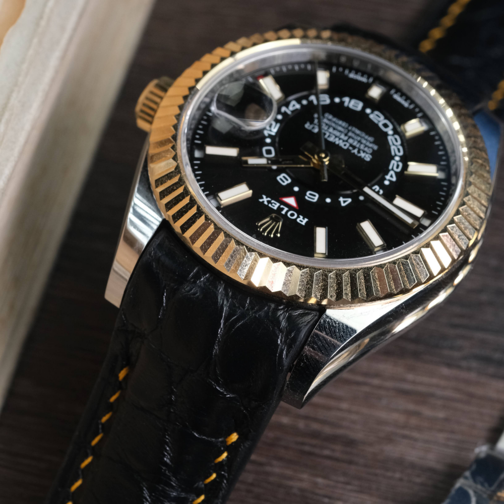 Black-alligator-leather-watch-strap-for-Rolex-Sky-dweller-yellow-gold-stitching-lug.png