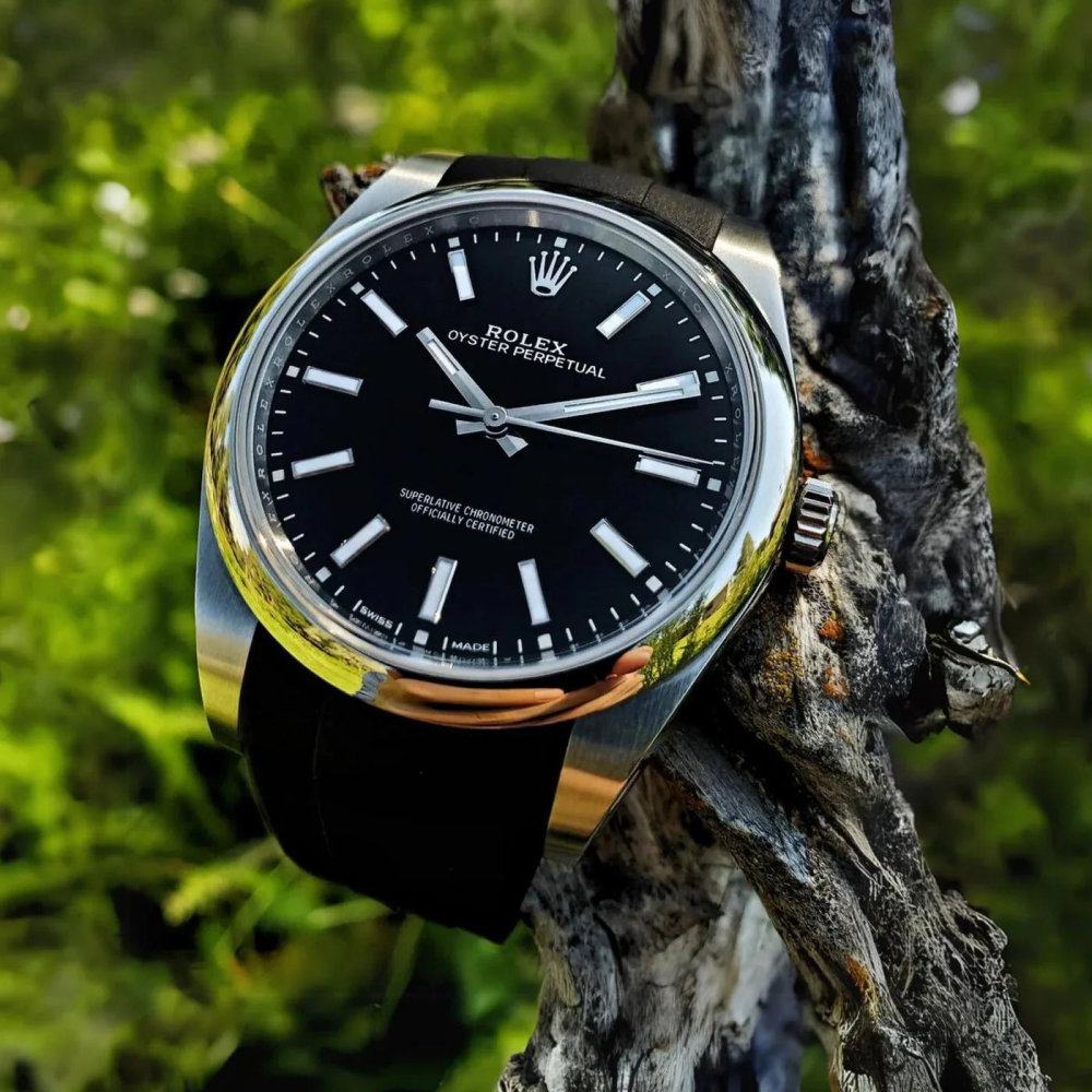 Black-deployant-rubber-strap-for-rolex-oyster-perpetual-41mm-on-Watch.png