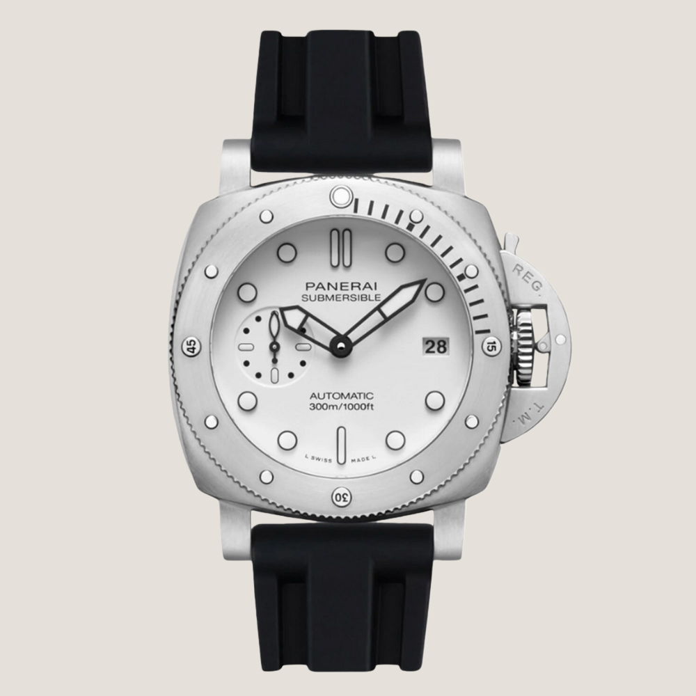 Black-fkm-rubber-strap-for-Panerai-Submersible-on-Watch.png