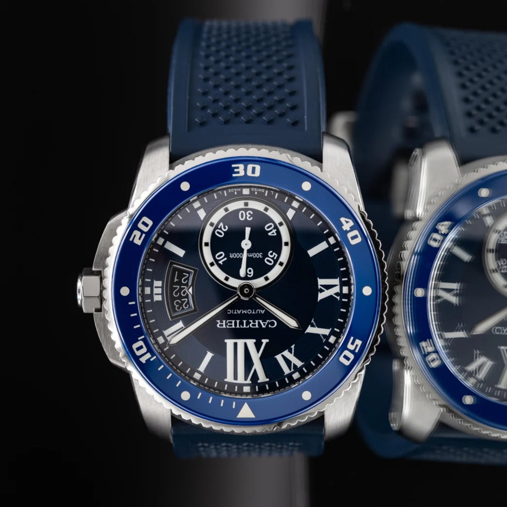 Blue-rubber-strap-for-cartier-calibre-On-Watch.png