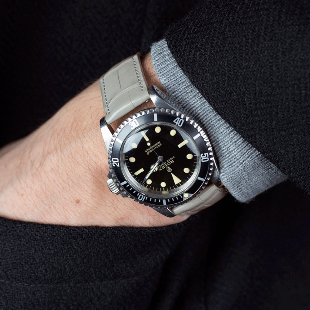 CustomAlligatorWatchStrapEarlyGrey_2_c927e77b-f850-4643-8874-6204a8eee6c7.png
