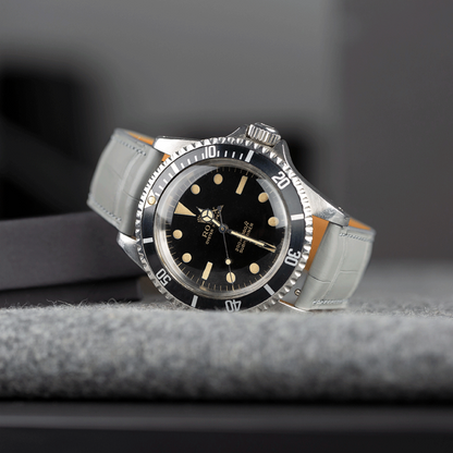 CustomAlligatorWatchStrapEarlyGrey_3_3ce45955-8cde-4f3d-a100-698504e26050.png