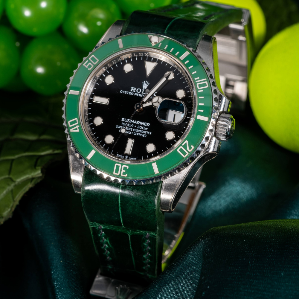 Green-Alligator-leather-watch-strap-for-Rolex-Submariner-on-watch.png
