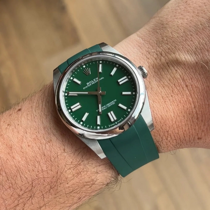 Green-deployant-rubber-strap-for-rolex-oyster-perpetual-39mm-on-Hand.png