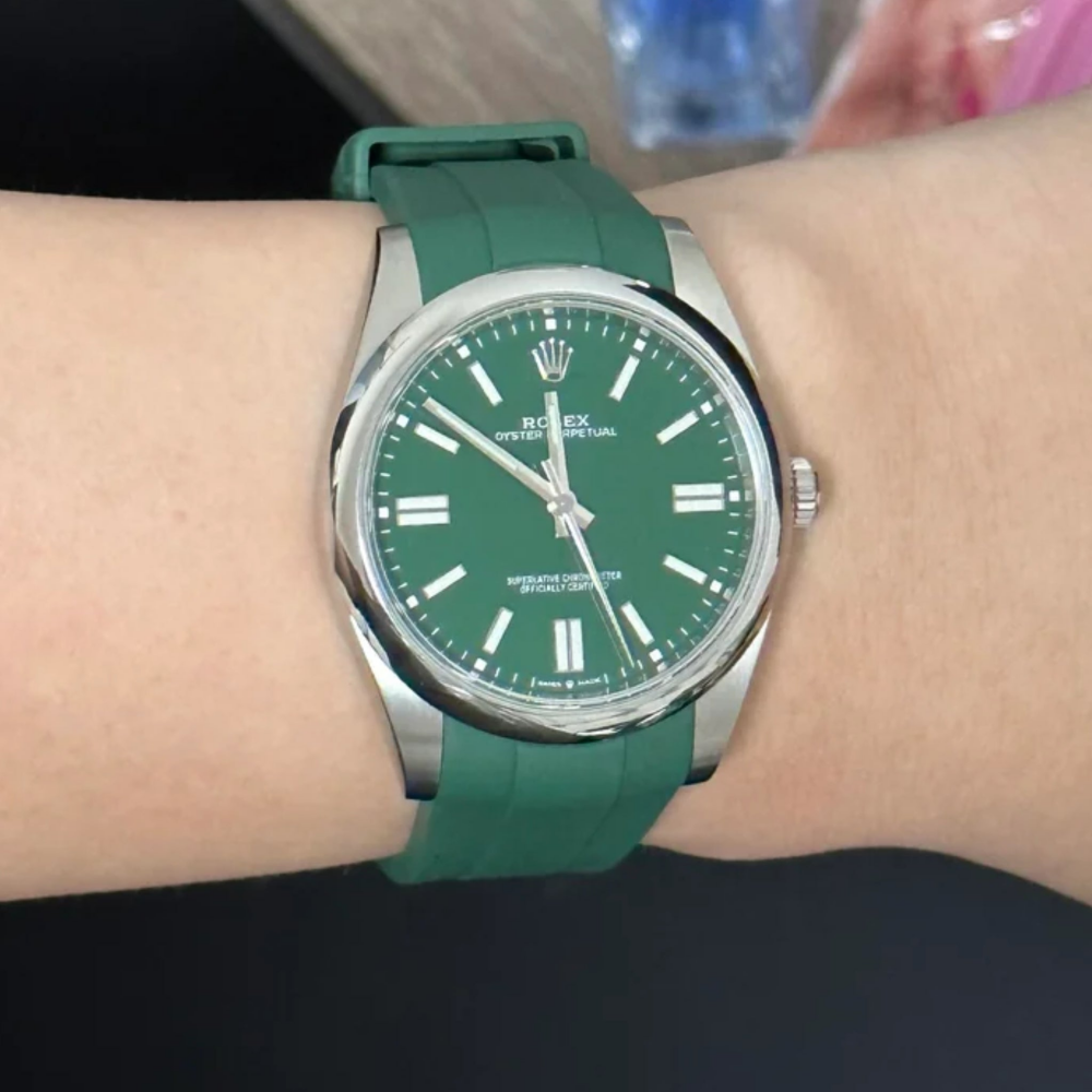Green-rubber-strap-for-rolex-oyster-perpetual-39mm-on-Hand.png