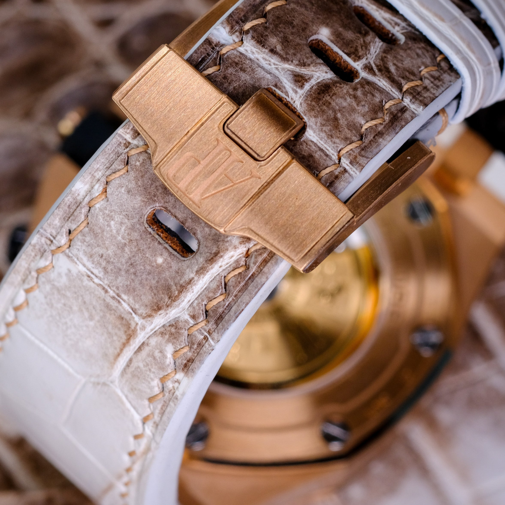 Himalayan-alligator-leather-strap-for-ap-royal-oak-shore-42mm-backside.png