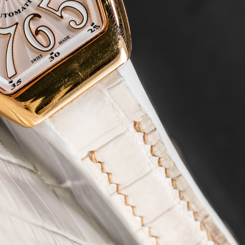 Himalayan-alligator-leather-strap-for-franck-muller-cintreee-cuvex-detail.png