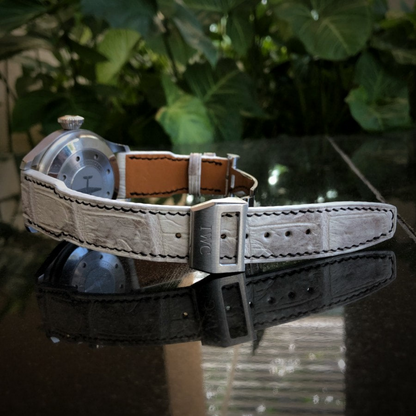 Himalayan-alligator-leather-strap-for-iwc-big-pilot-detail.png
