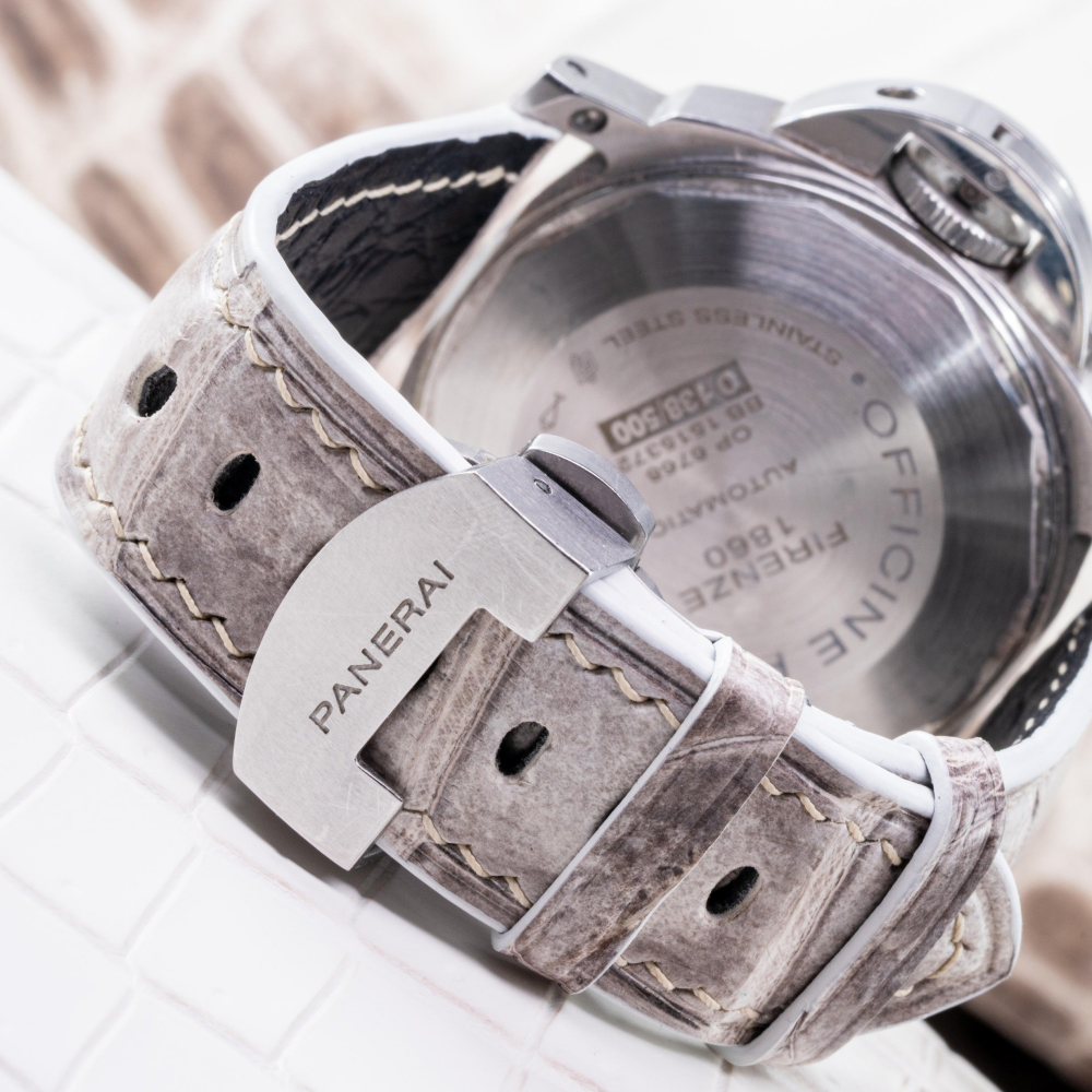 Himalayan-alligator-leather-watch-strap-for-Panerai-Luminor-Backside.png