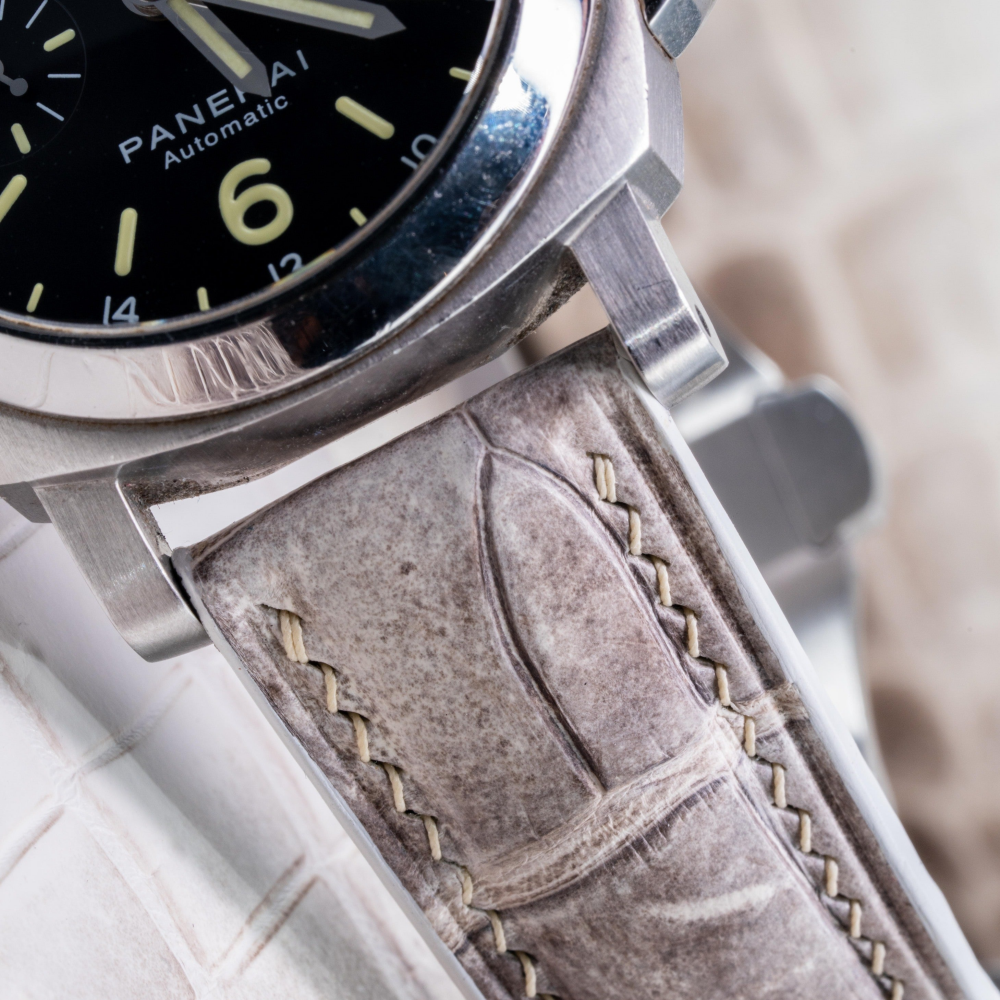 Himalayan-alligator-leather-watch-strap-for-Panerai-Luminor-Detail.png