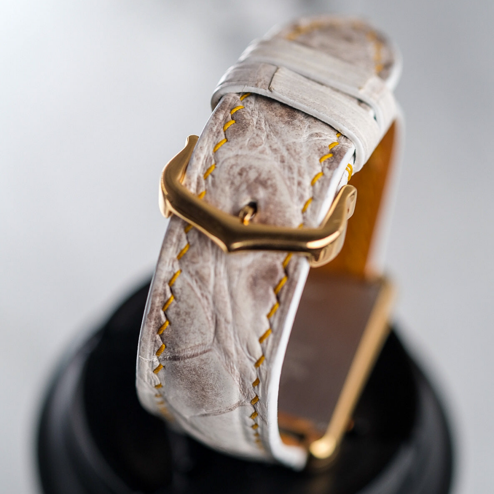 Himalayanalligator-leather-strap-for-cartier-tank_buckle.png