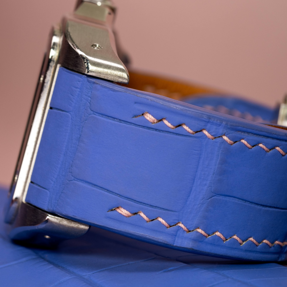 Lavender-alligator-leather-srap-cartier-santos-100-detail.png