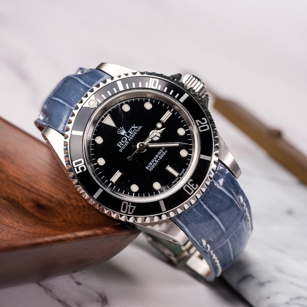 Navy-Blue-Alligator-leather-watch-strap-for-Rolex-Submariner-on-watch.png
