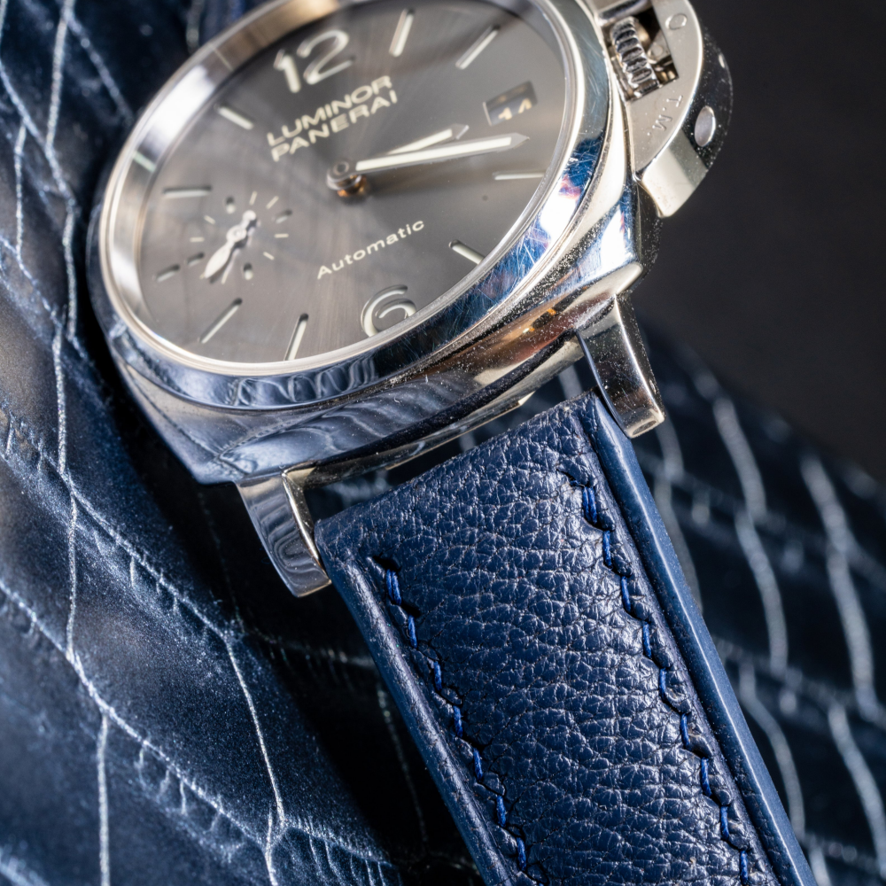 Navy-Blue-chevre-leather-watch-strap-for-Panerai-Luminor-Detail.png