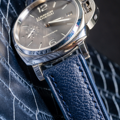 Navy-Blue-chevre-leather-watch-strap-for-Panerai-Luminor-Detail.png