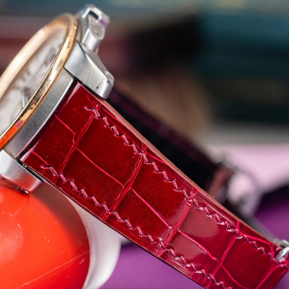 Red-alligator-leather-strap-for-Cartier-calibre-detail.png