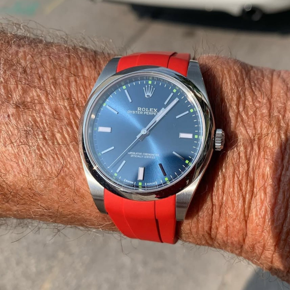 Red-deployant-rubber-strap-for-rolex-oyster-perpetual-41mm-on-Hand.png