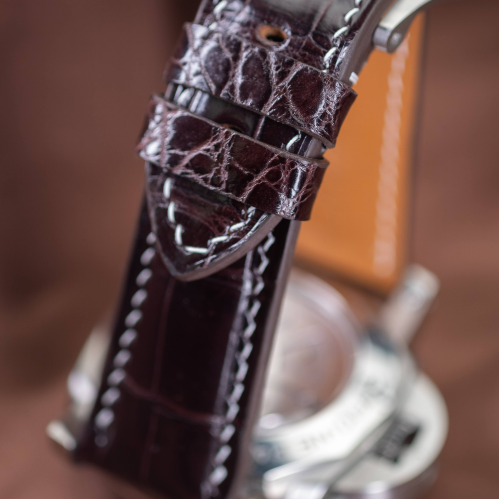 Reddish-Brown-alligator-leather-watch-strap-for-Panerai-Luminor-Backside.png