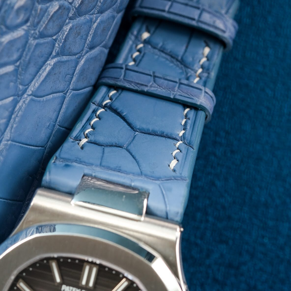 baby-blue-alligator-leather-watch-strap-for-Patek-Philippe-Nautilus-5726a-001-stitching.png