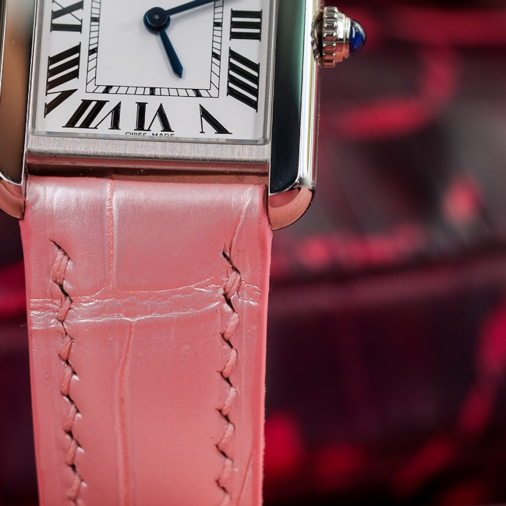baby-pink-alligator-leather-strap-for-cartier-tank-detail.png