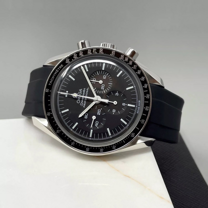 black-FKM-rubber-strap-for-omega-speedmaster-on-watch.png