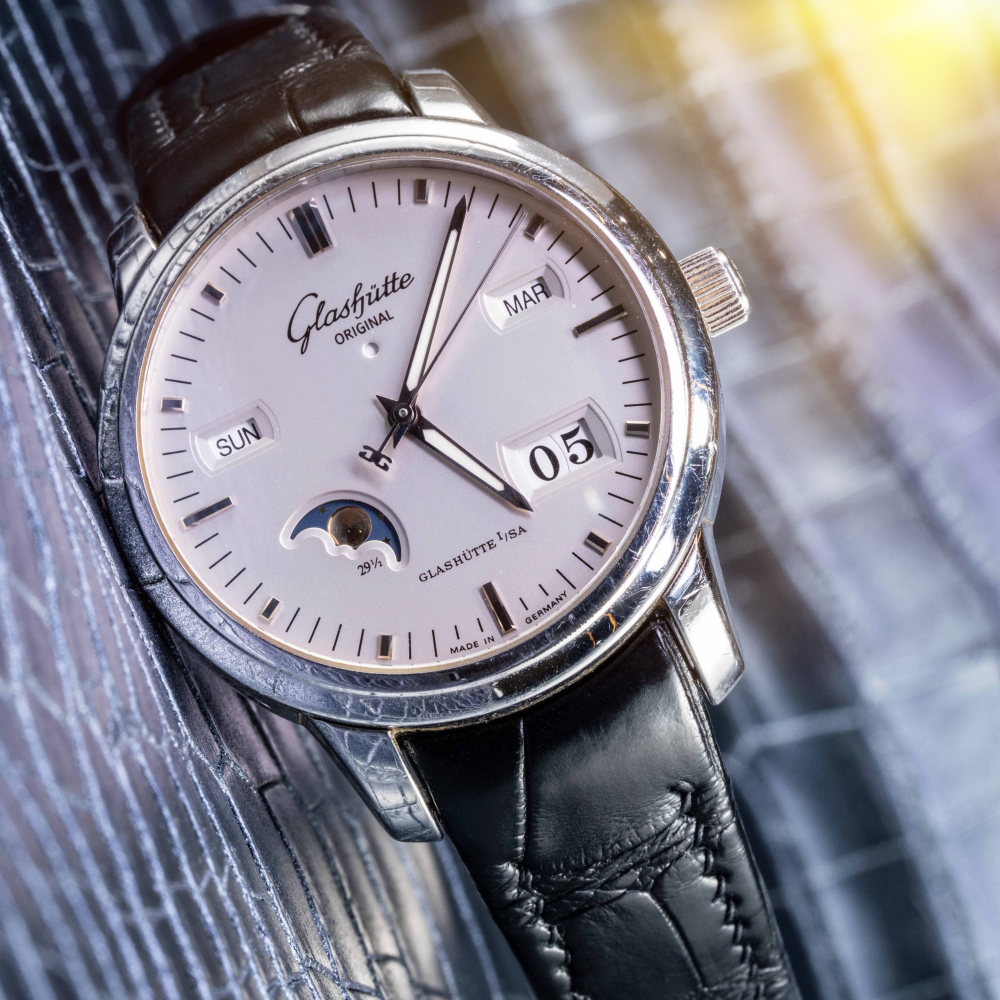 black-alligator-leasther-strap-for--glashutte-senator.png