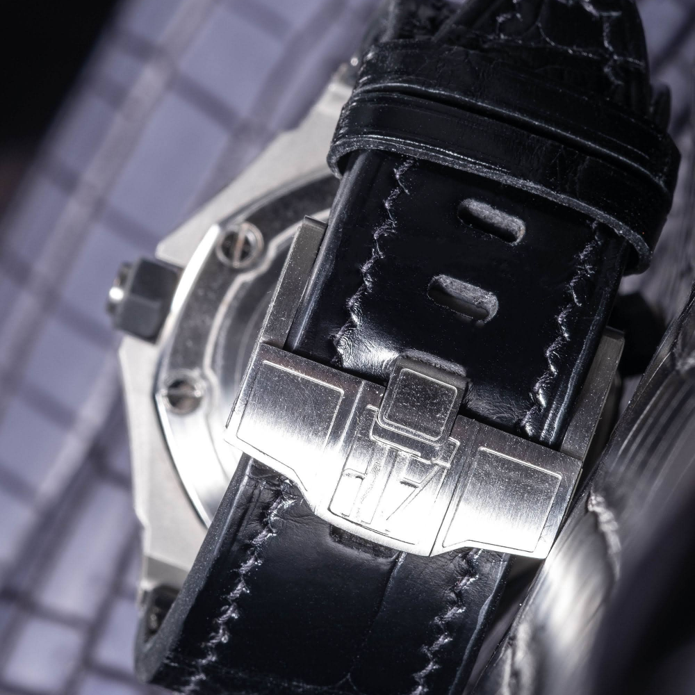 black-alligator-leather-strap-for-ap-royal-oak-shore-42mm-backside.png
