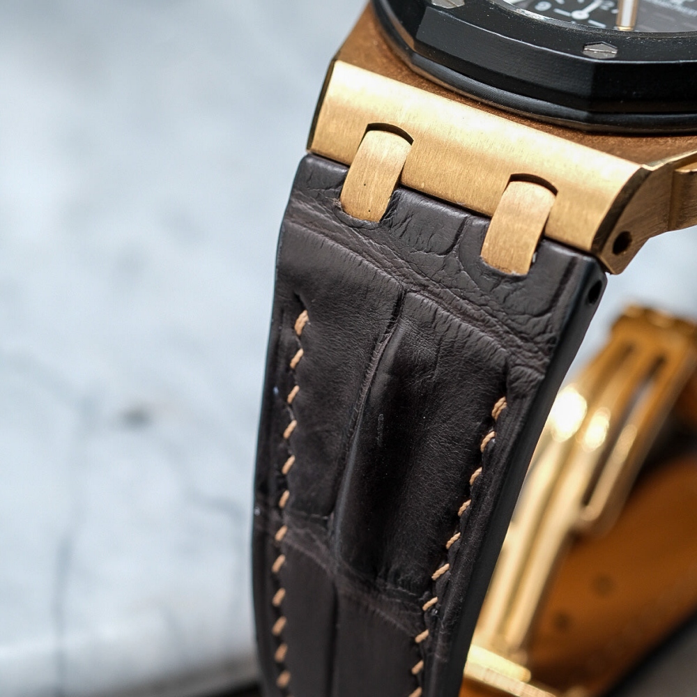 black-alligator-leather-strap-for-ap-royal-oak-shore-42mm-lug.png