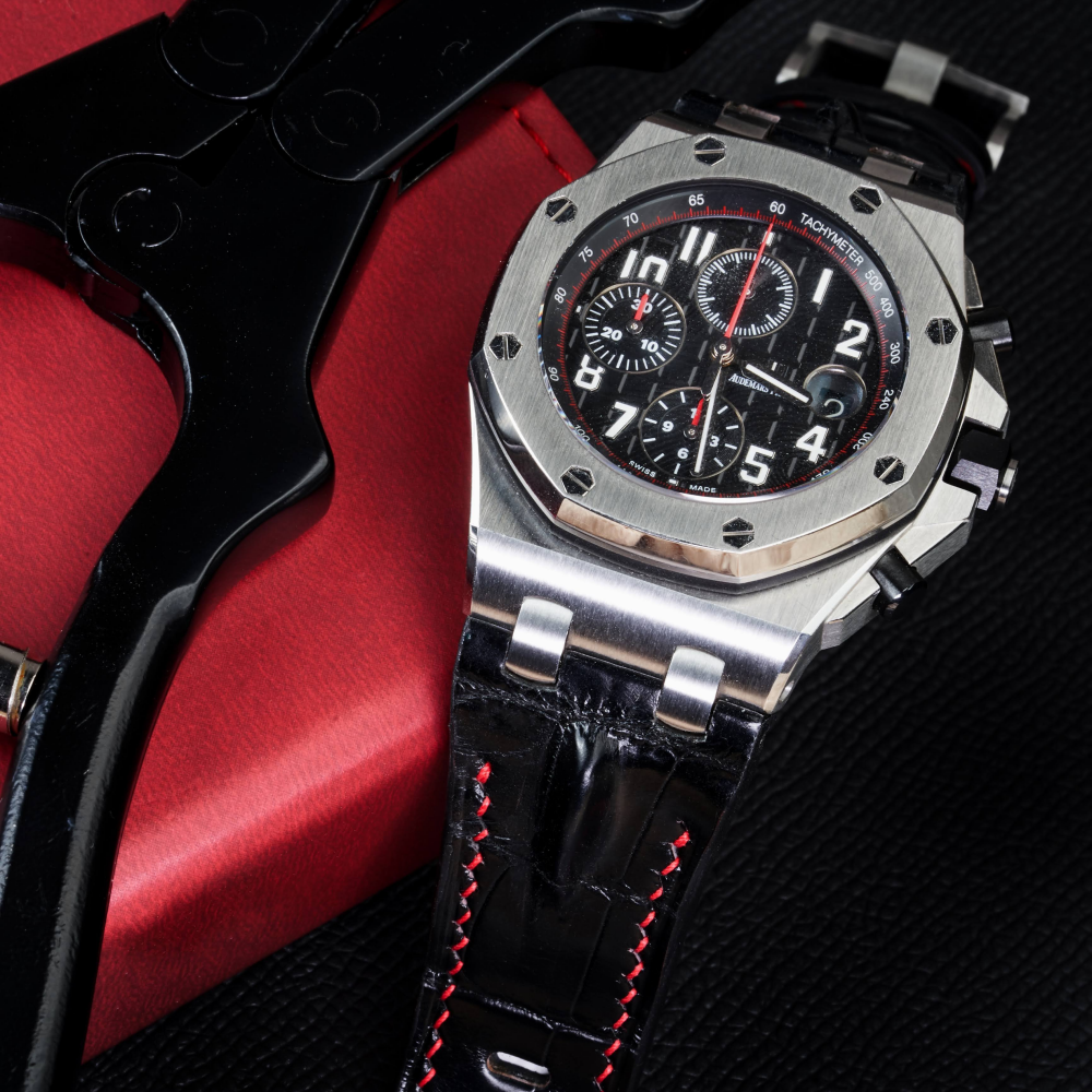 black-alligator-leather-strap-for-ap-royal-oak-shore-with-red-stitching_2.png