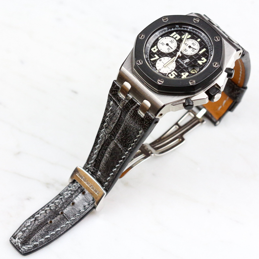 black-alligator-leather-strap-for-ap-royal-oak-shore-with-silver-stitching.png