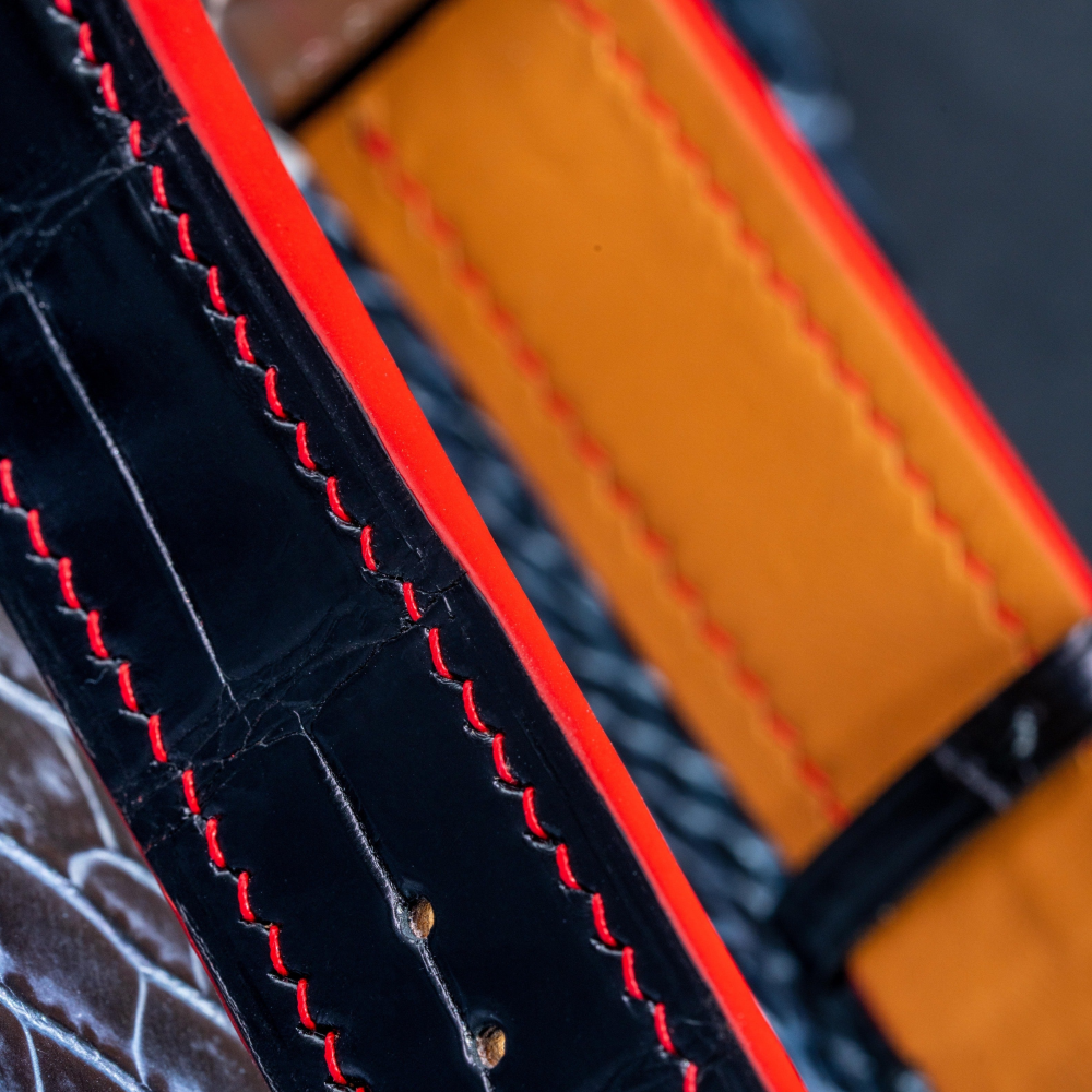 black-alligator-leather-strap-for-gucci-dive-lining.png