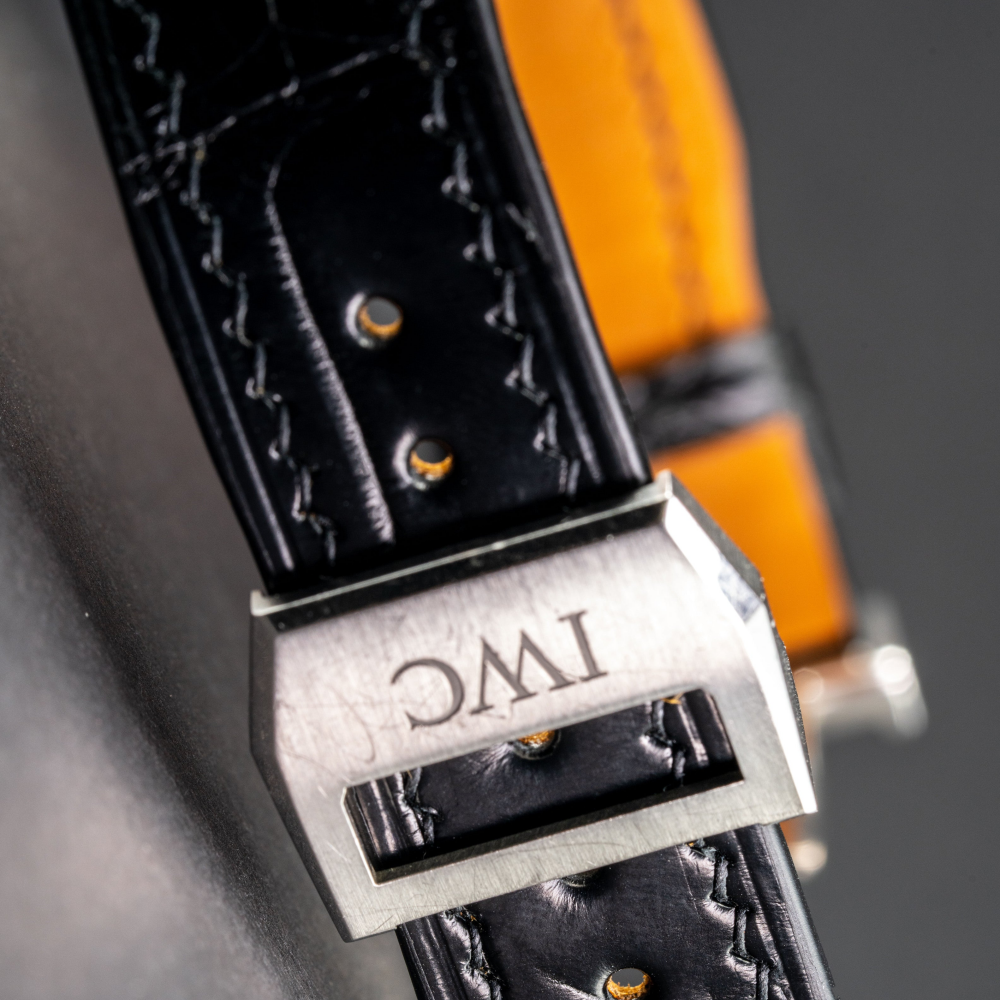 black-alligator-leather-strap-for-iwc-pilot-s-watch-chronograph-watch-detail.png