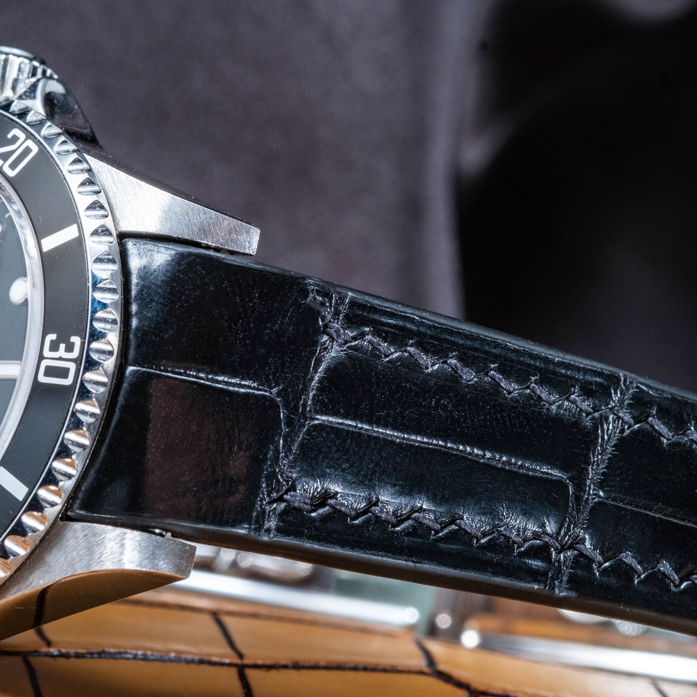 black-alligator-leather-strap-for-rolex-submariner-40mm-stitching.png