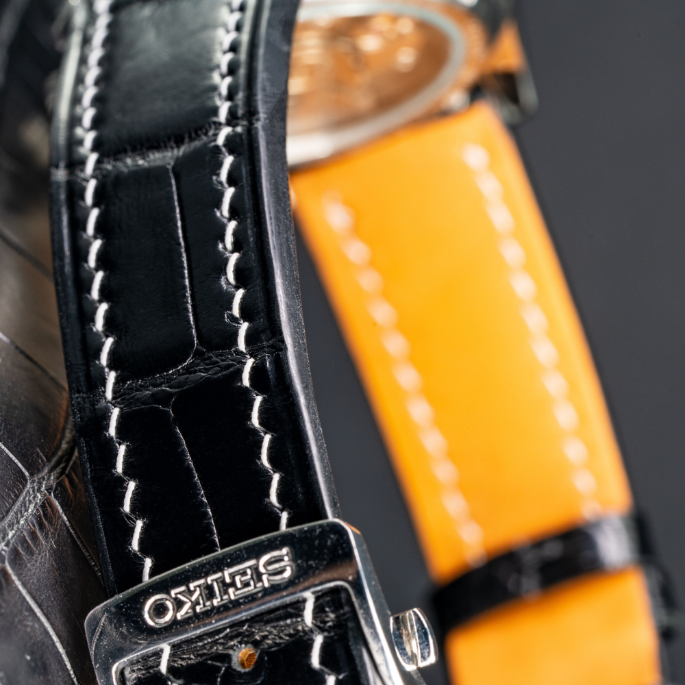 black-alligator-leather-strap-for-seiko-23-jewels-detail.png