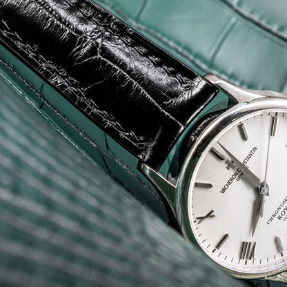 black-alligator-leather-strap-for-vacheron-constantin-patrimony-historiques-chronometre-royal-lug.png