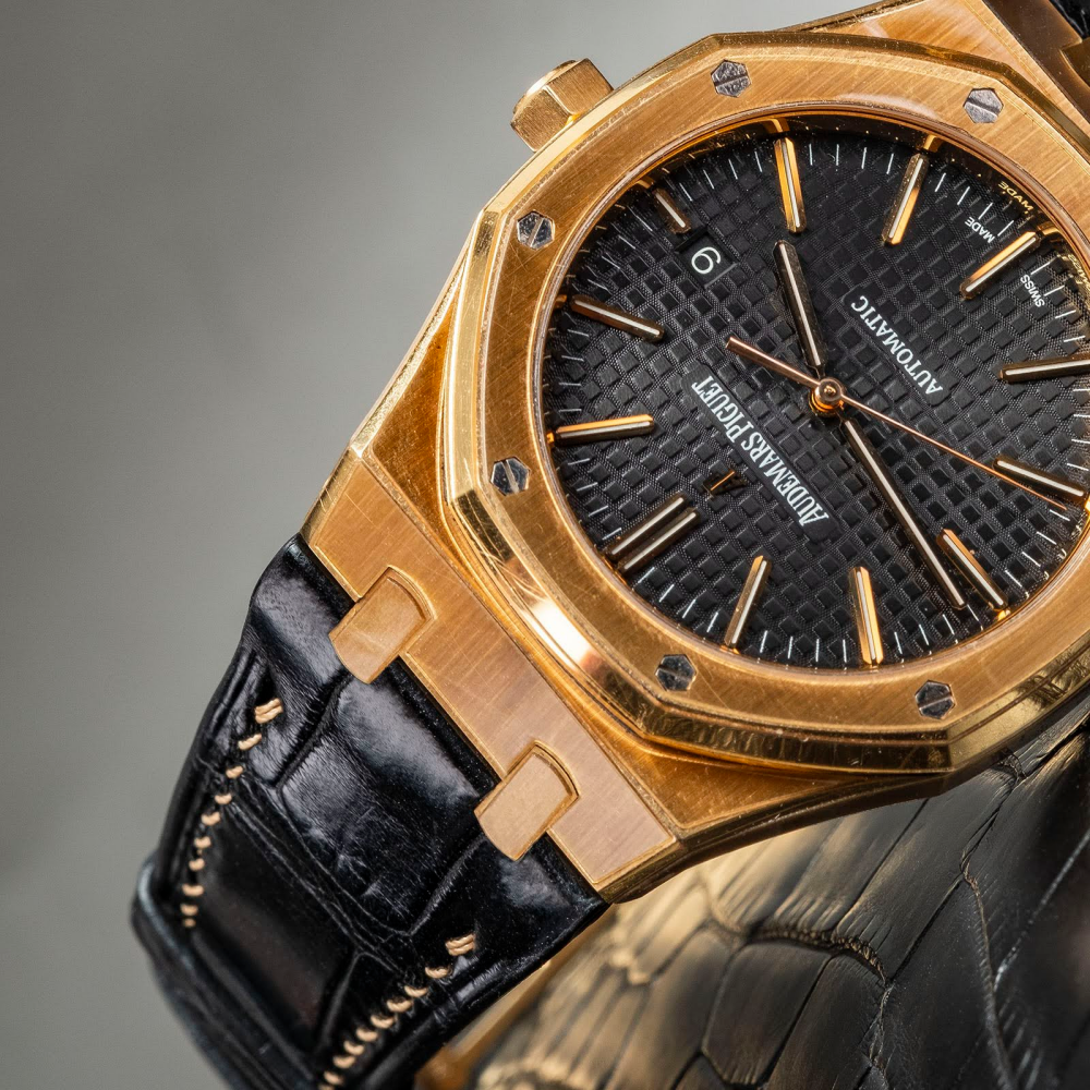 black-alligator-leather-watch-strap-ap-royal-oak-41mm-watch.png