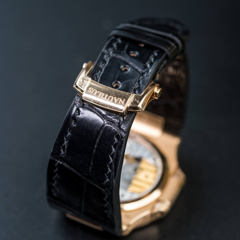 black-alligator-leather-watch-strap-for-Patek-Philippe-Nautilus-5712r-backside.png