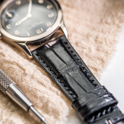 black-alligator-strap-for-Patek-Philippe-Calatrava-5026g-detail.png