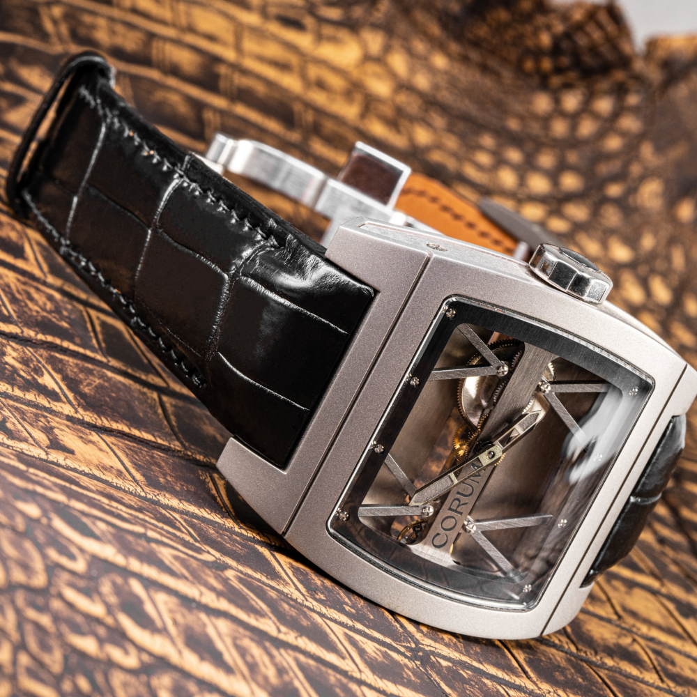 black-alligator-strap-for-corum-ti-bridge-lug.png