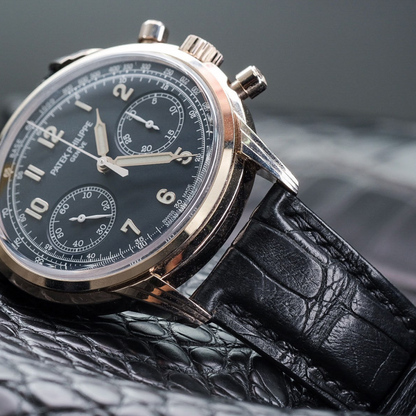black-alligator-strap-for-patek-philippe-complications-5172g.png