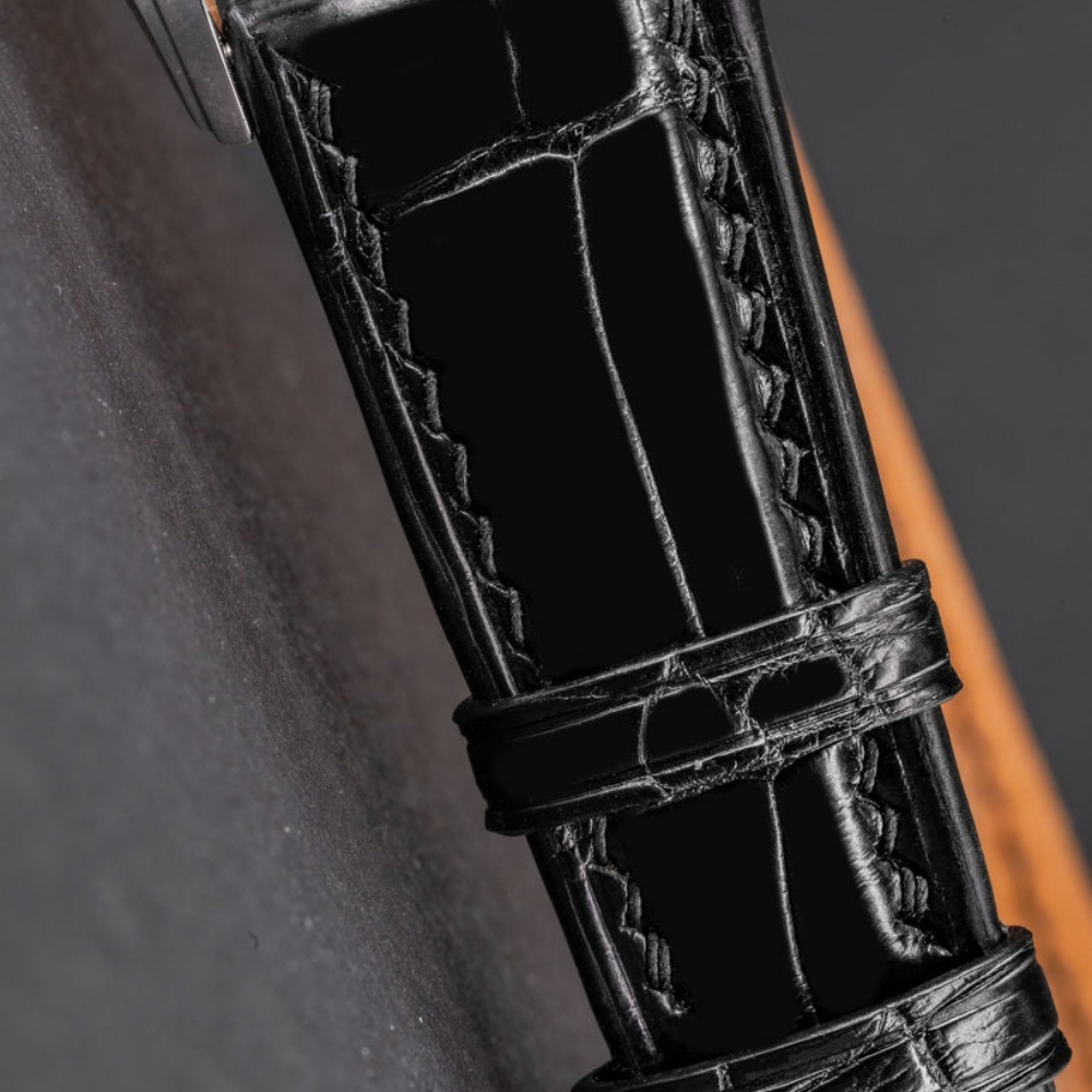 black-alligator-strap-for-patek-philippe-complications-weekly-calendar-5212a-detail.png