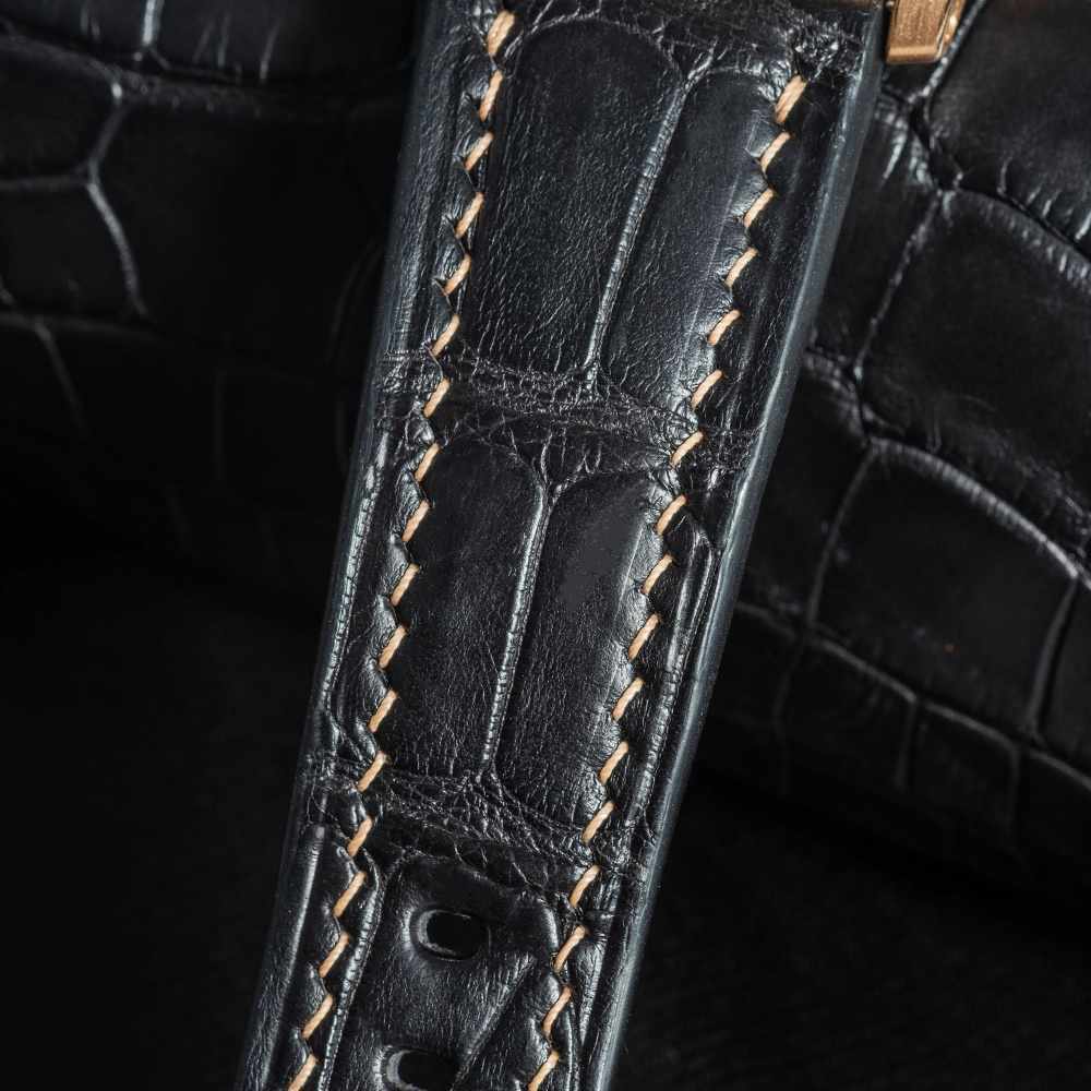 black-alligtor-leather-strap-for-ap-code-11-59-leather.png