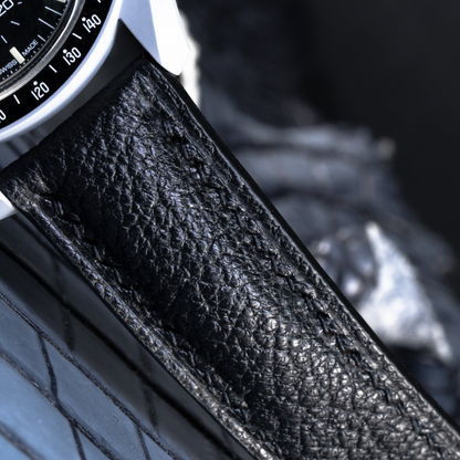 black-chevre-leather-strap-for-omega-speedmaste-stitching.png