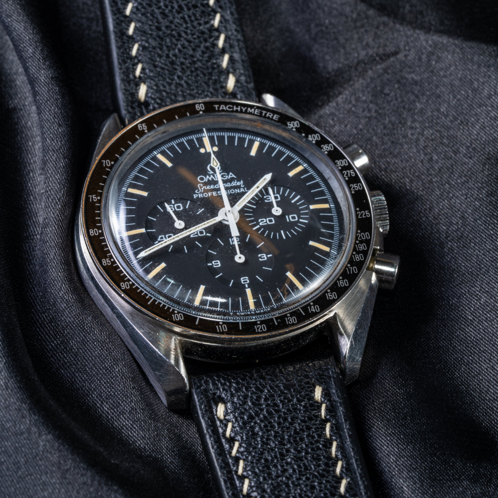 black-chevre-leather-strap-for-omega-speedmaste-white-stitching-watch.png